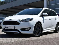 Frostweiß Gebraucht 2018 Ford Focus ST-Line Kombi | 10.900 € (Guter Preis)