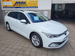 Weiß Gebraucht 2021 VW Golf VIII Life Kombi | 17.920 € (Fairer Preis)