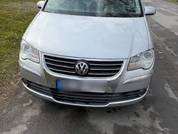 Grau Gebraucht 2007 VW Touran Van / Kleinbus | 2.700 € (Fairer Preis)