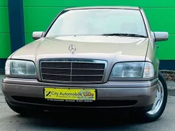 Gold Gebraucht 1994 Mercedes C220 Limousine | 3.380 €