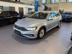 Silber Gebraucht 2023 VW Passat Business Limousine | 24.999 € (Guter Preis)