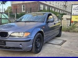 Blau Gebraucht 2004 BMW 318 Limousine | 2.450 € (Guter Preis)