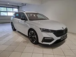 Weiß Gebraucht 2021 Skoda Octavia RS Kombi | 21.800 € (Fairer Preis)