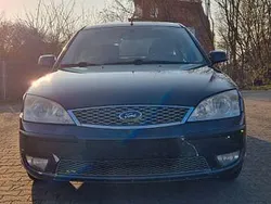 Blau Gebraucht 2005 Ford Mondeo Ghia Limousine | 1.200 € (Fairer Preis)