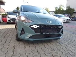 Mangrove green Gebraucht 2024 Hyundai i10 Prime Kleinwagen | 18.290 € (Fairer Preis)