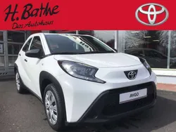 Super white 2 Gebraucht 2023 Toyota Aygo Touch Kleinwagen | 15.890 € (Fairer Preis)