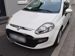 Weiß Gebraucht 2011 Fiat Punto Kleinwagen | 5.000 € (Etwas zu teuer)