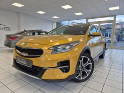 Gelb Gebraucht 2021 Kia XCeed Spirit SUV | 16.900 € (Guter Preis)
