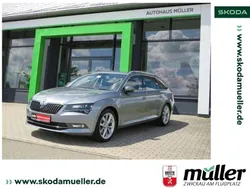 Grau (business grau metallic) Gebraucht 2016 Skoda Superb Style Kombi | 17.490 € (Fairer Preis)