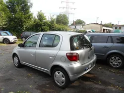 Silber Gebraucht 2002 Toyota Yaris Terra Limousine | 1.699 € (Fairer Preis)