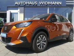 Orange Gebraucht 2022 Peugeot e-2008 Active SUV | 17.880 € (Superpreis)