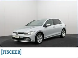 Silber Gebraucht 2024 VW Golf VIII Life Limousine | 24.555 € (Superpreis)