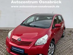 Rot Gebraucht 2011 Toyota Verso Edition Van / Kleinbus | 9.980 € (Teuer)