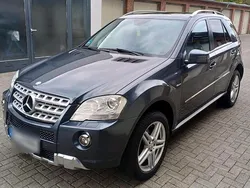 Grau Gebraucht 2011 Mercedes ML300 SUV | 9.850 €