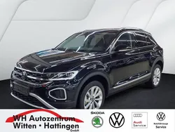 Deep black perleffekt Gebraucht 2025 VW T-Roc Style SUV | 29.397 € (Superpreis)
