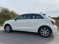 Weiß Gebraucht 2010 Audi A1 Ambition Kleinwagen | 4.600 € (Guter Preis)