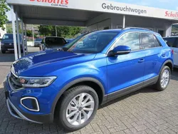 Ravennablau metallic Neu 2025 VW T-Roc Life SUV | 33.280 € (Superpreis)