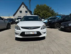 Weiß Gebraucht 2011 Hyundai i30 Edition Kombi | 3.200 € (Guter Preis)