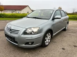 Silber Gebraucht 2008 Toyota Avensis Sol Limousine | 5.550 € (Fairer Preis)