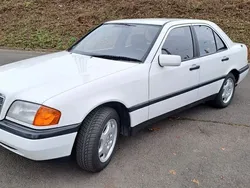 Weiß Gebraucht 1993 Mercedes C180 Classic Limousine | 8.000 €