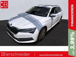 Weiss Gebraucht 2022 Skoda Superb Premium Edition Kombi | 30.350 € (Fairer Preis)