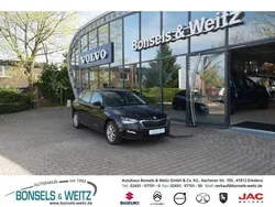 Schwarz metallic Gebraucht 2023 Skoda Scala Ambition Kleinwagen | 18.690 €