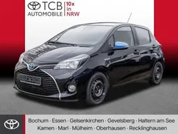 Schwarz Gebraucht 2016 Toyota Yaris Hybrid Edition-S Limousine | 12.989 € (Fairer Preis)