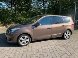 Braun Gebraucht 2010 Renault Grand Scénic III Van / Kleinbus | 3.450 € (Etwas zu teuer)