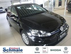 Schwarz Gebraucht 2017 VW Golf VII Trendline Kleinwagen | 11.790 € (Guter Preis)
