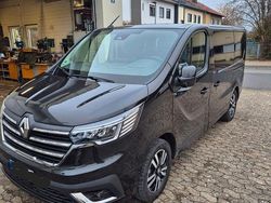 Schwarz Gebraucht 2023 Renault Trafic Van / Kleinbus | 39.200 € (Fairer Preis)