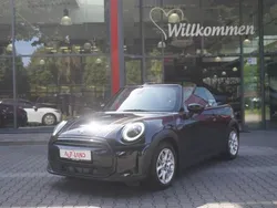 Schwarz Gebraucht 2023 Mini Cooper Classic Kleinwagen | 25.490 € (Etwas zu teuer)