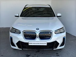 Mineralweiss met. Gebraucht 2022 BMW iX3 Impressive SUV | 43.389 € (Guter Preis)