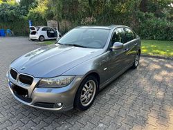 Grau Gebraucht 2010 BMW 320 Limousine | 5.299 € (Fairer Preis)