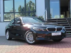 Schwarz Gebraucht 2020 BMW 320 Sport Line Limousine | 25.900 € (Guter Preis)