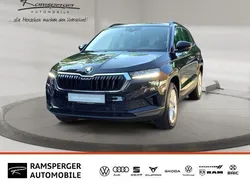 Blackmagic perleffekt met. Gebraucht 2024 Skoda Karoq Drive SUV | 33.890 € (Fairer Preis)