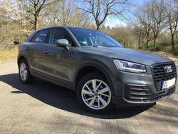Grau Gebraucht 2020 Audi Q2 Design SUV | 21.400 € (Guter Preis)