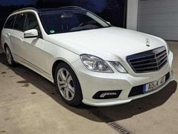 Weiß Gebraucht 2010 Mercedes E500 Avantgarde Kombi | 14.800 € (Guter Preis)