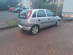Silber Gebraucht 2001 Opel Corsa Kleinwagen | 1.300 €
