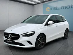 Weiß Gebraucht 2024 Mercedes B180 Van / Kleinbus | 34.249 € (Fairer Preis)