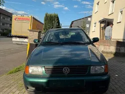 Grün Gebraucht 1999 VW Polo Kombi | 499 € (Guter Preis)