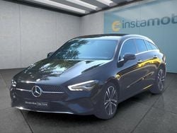Schwarz Gebraucht 2024 Mercedes CLA200 Limousine | 33.649 € (Fairer Preis)