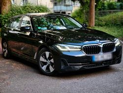 Schwarz Gebraucht 2021 BMW 520 Comfort Edition Kombi | 22.999 € (Fairer Preis)