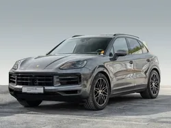 Grau Gebraucht 2023 Porsche Cayenne SUV | 106.900 € (Guter Preis)
