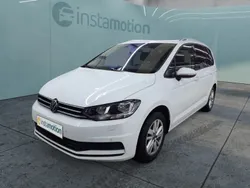 Weiß Gebraucht 2024 VW Touran Comfortline Van / Kleinbus | 34.090 € (Fairer Preis)