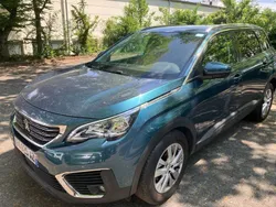 Grün Gebraucht 2018 Peugeot 5008 Active Van / Kleinbus | 11.305 € (Superpreis)