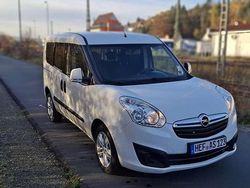 Weiß Gebraucht 2017 Opel Combo Edition Kombi | 8.990 € (Fairer Preis)