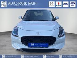 Pure white pearl metallic (weiss) Gebraucht 2024 Suzuki Swift Comfort Kleinwagen | 18.280 € (Guter Preis)
