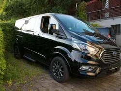 Schwarz Gebraucht 2018 Ford Tourneo Custom Titanium Van / Kleinbus | 34.000 € (Etwas zu teuer)