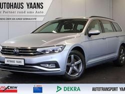 Gelb Gebraucht 2023 VW Passat Business Kombi | 24.979 € (Guter Preis)