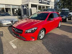Rot Gebraucht 2016 Mercedes CLA220 Shooting Brake Kombi | 15.980 € (Fairer Preis)